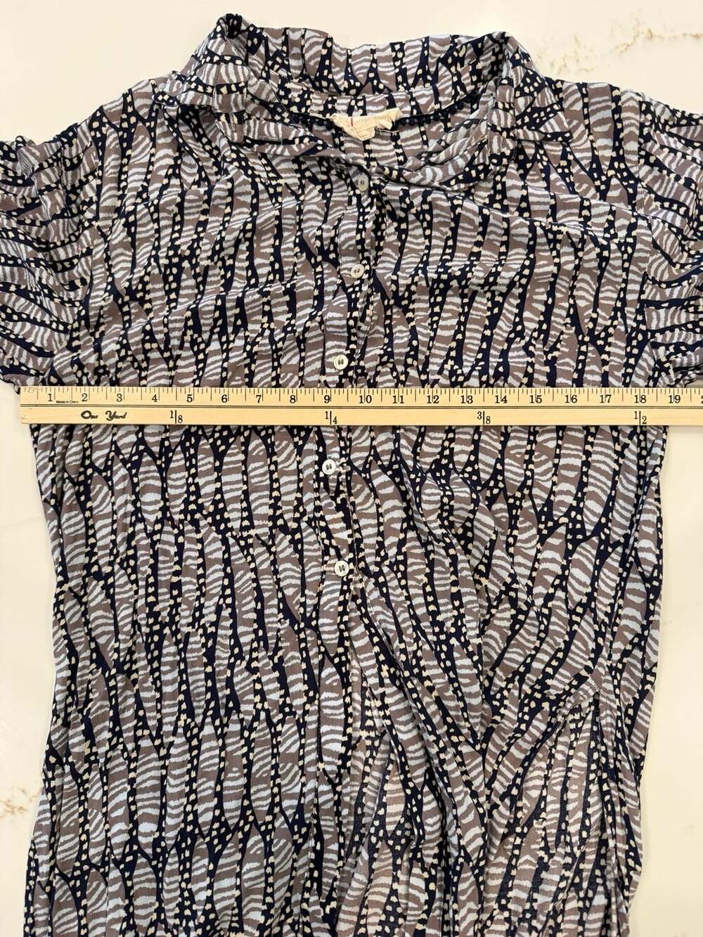 Anthropologie Short Sleeve ButtonDown Midi Shirt Dress in Abstract Feather Print - Picture 3 of 7